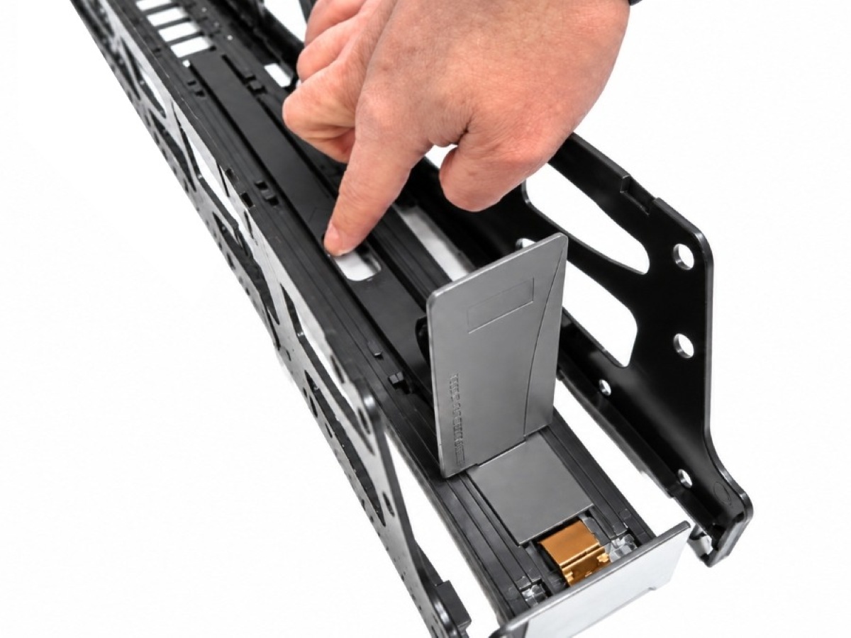 POS-T SuperVario one-finger stepless width adjustment mechanism